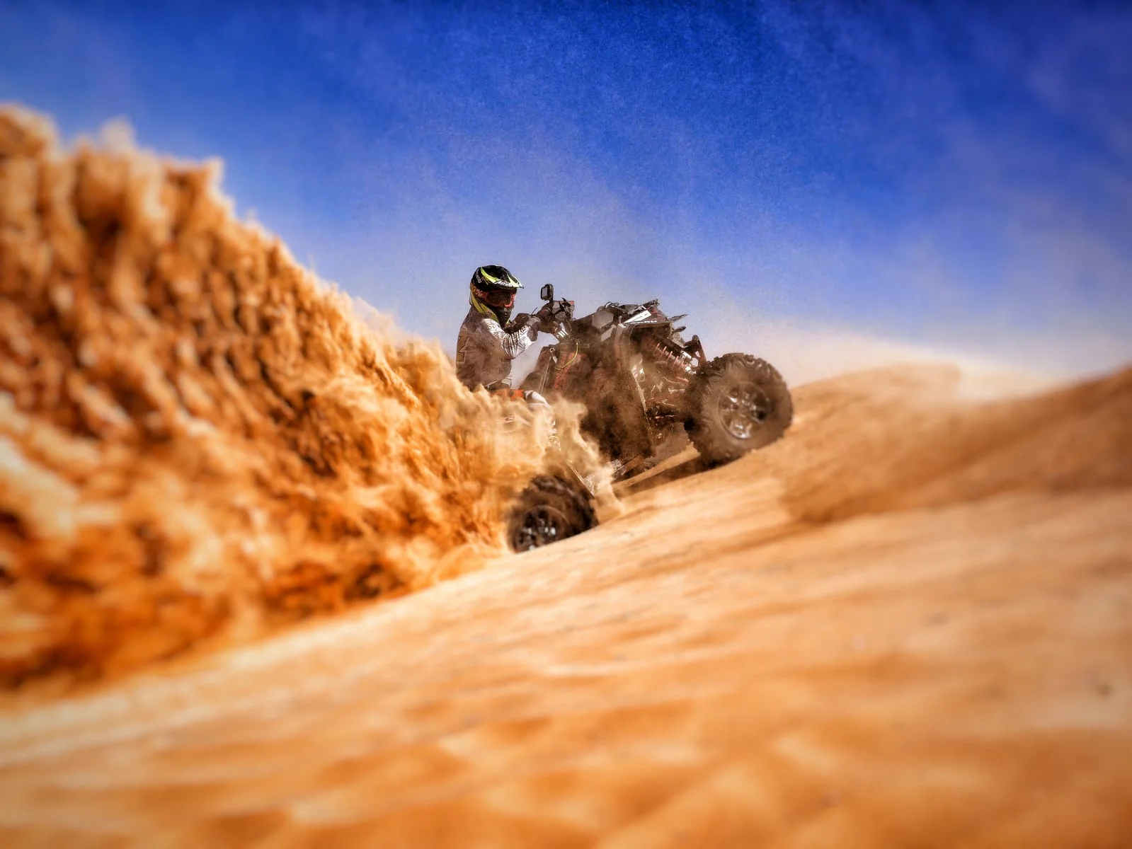 Scrambler - burza piaskowa